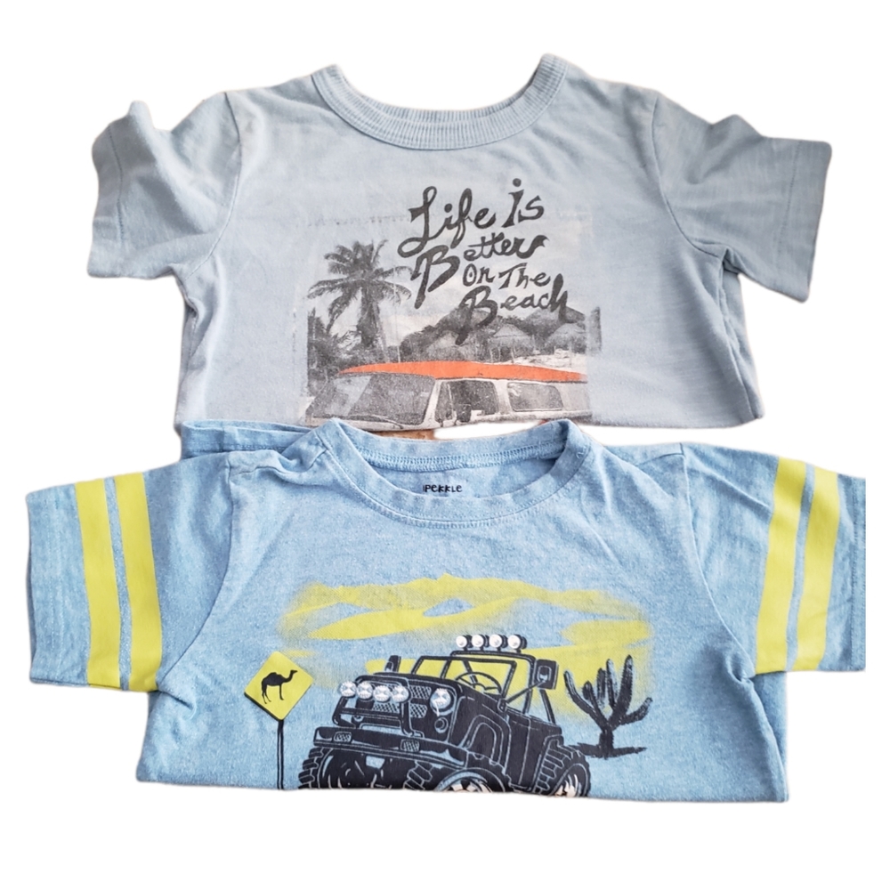 Boys graphic T-shirt bundle (2) size 5